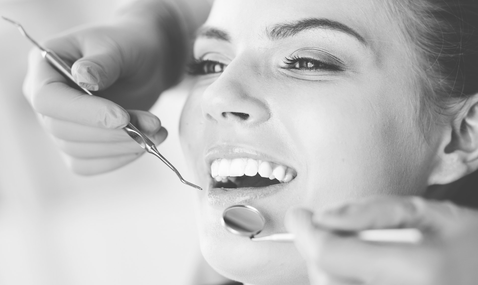 Untersuchung der Zähne und der Mundhöhle